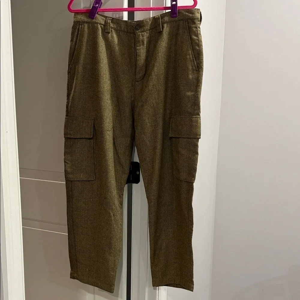 Old Navy Men's Olive Cargo Pants
